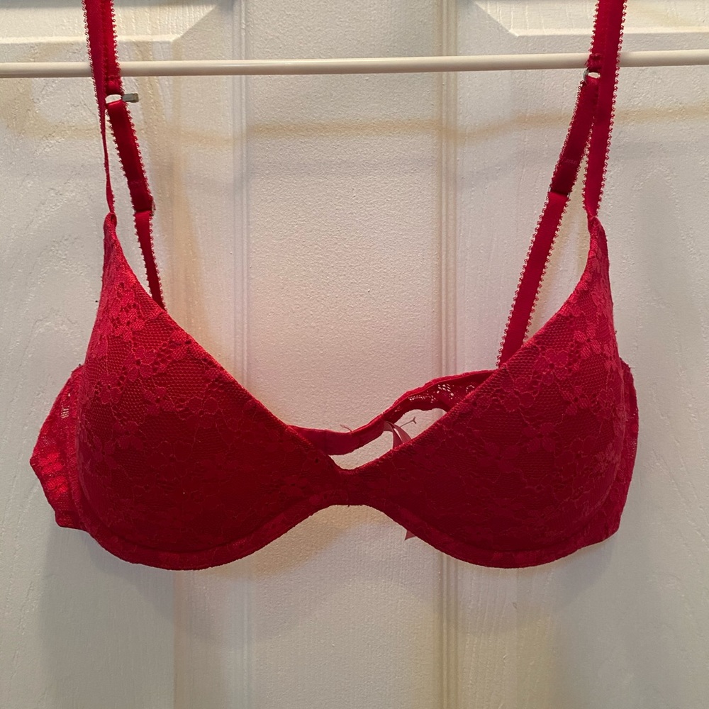 Victoria’s Secret PINK bra